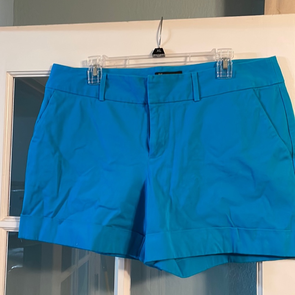 INC International Concepts Women’s size 14 shorts